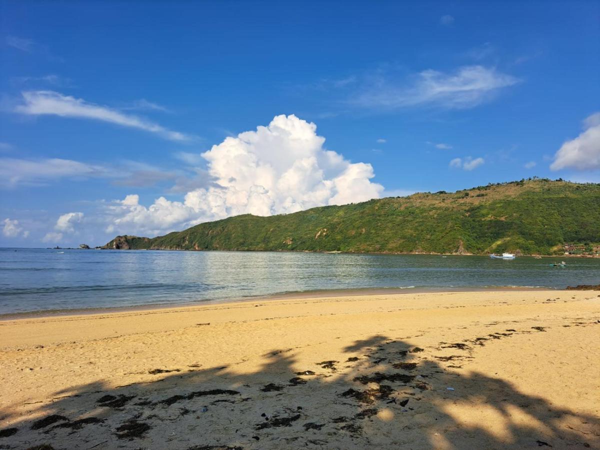 Surfers Beachfront Lombok Hotel Kuta  Exterior photo